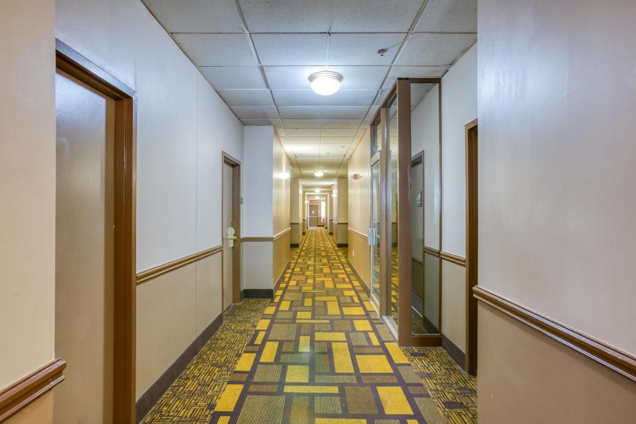Oyo Hotel Tulsa I-44 Midtown Buitenkant foto